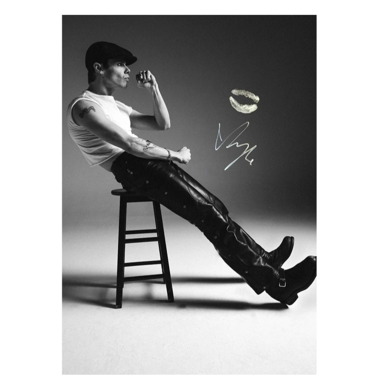 Yungblud Idols “Shattered State” Splatter Deluxe Vinyl + Kissed Leaning B&W Poster Bundle Exclusive Splatter Deluxe Vinyl + Kissed Poster 412481